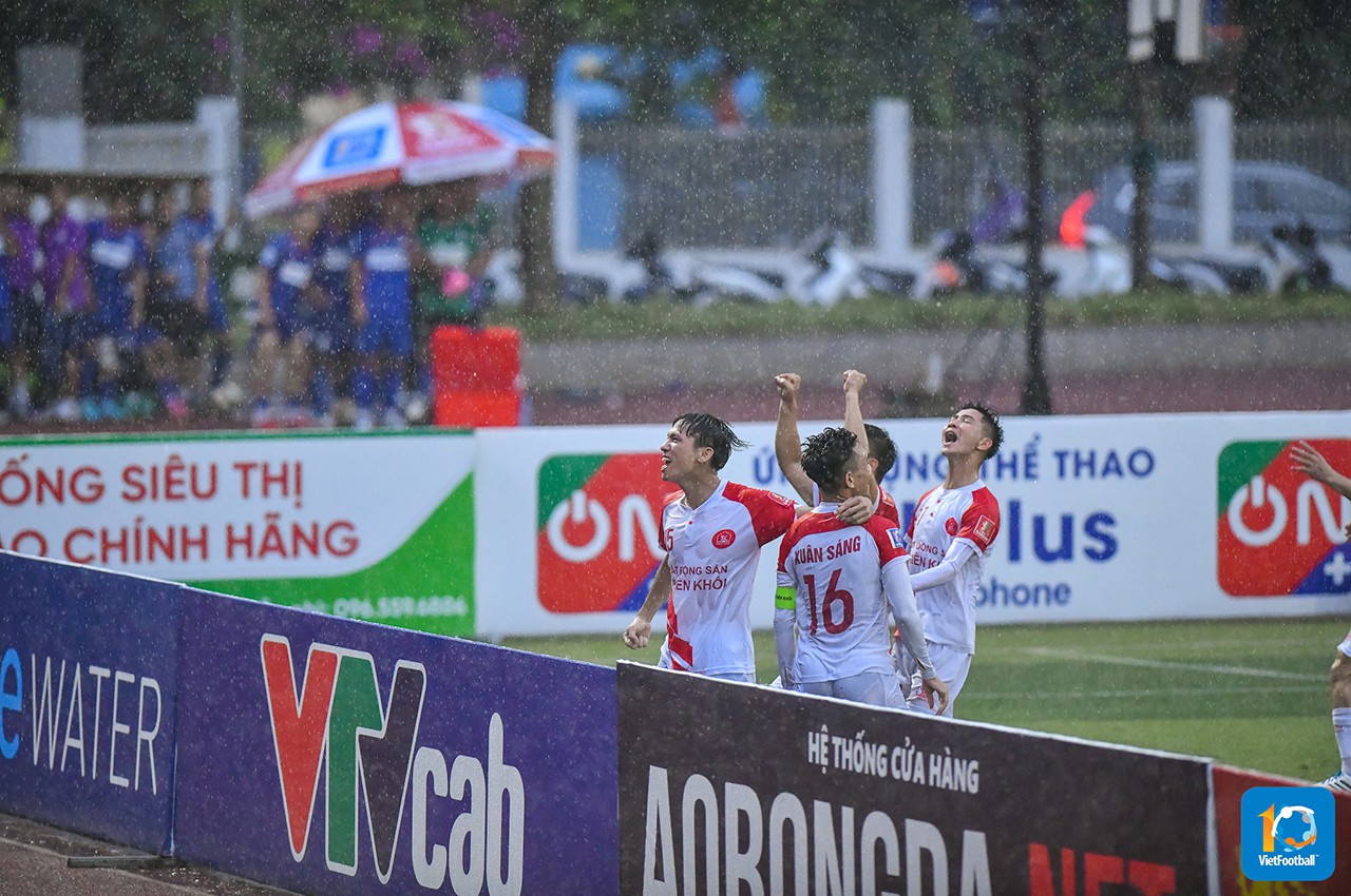 “Vua ngược dòng” Thiên Khôi FC